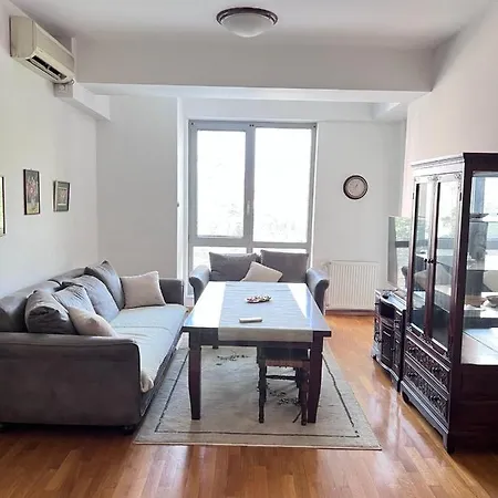 Eu Urban Retreat Апартаменти Скоп'є
