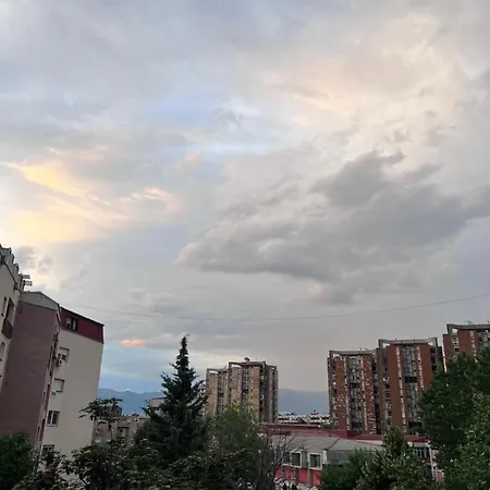 Eu Urban Retreat Апартаменти